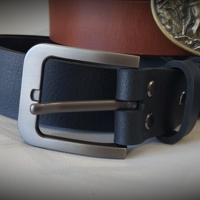 Черен кожен колан