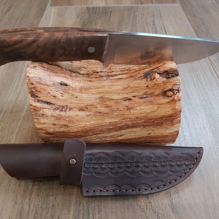 Ловен нож с дръжка от стабилизиран орех